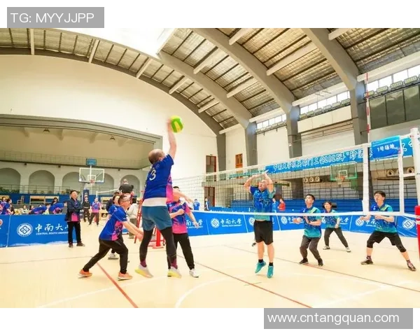 全国锦标赛回顾:成都排球队展现灵活战术与团队协作的精彩表现 全国锦标赛回顾:成都排球队展现灵活战术与团队协作的精彩表现