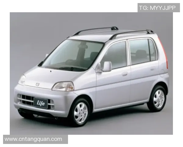 足球明星印花衣物热潮引领时尚潮流年轻人追逐偶像的最佳选择