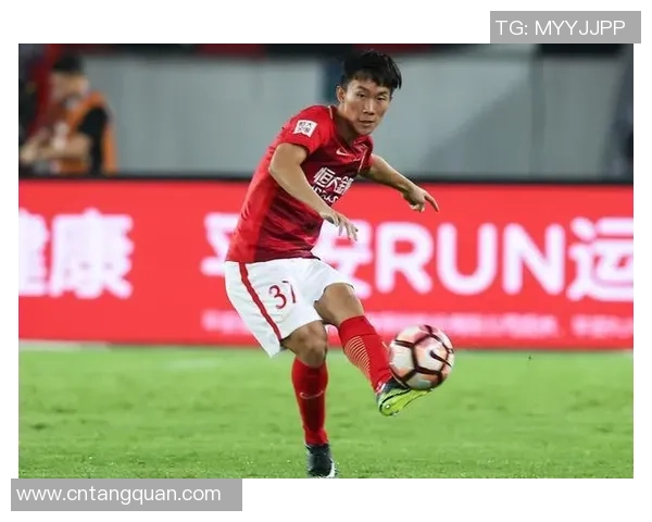 中国足球最强后卫的传奇故事与辉煌成就解析