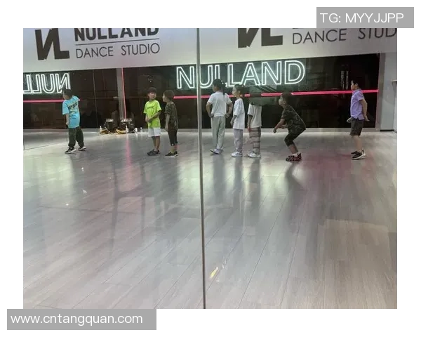 广州街舞队的配合变革引发热议探索团队协作与创新的全新舞台