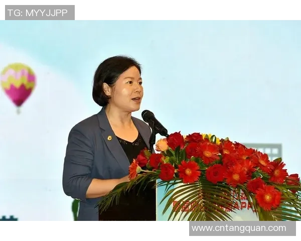 张文宏足球热情高涨助力健康生活倡导全民健身新风尚 张文宏足球热情高涨助力健康生活倡导全民健身新风尚